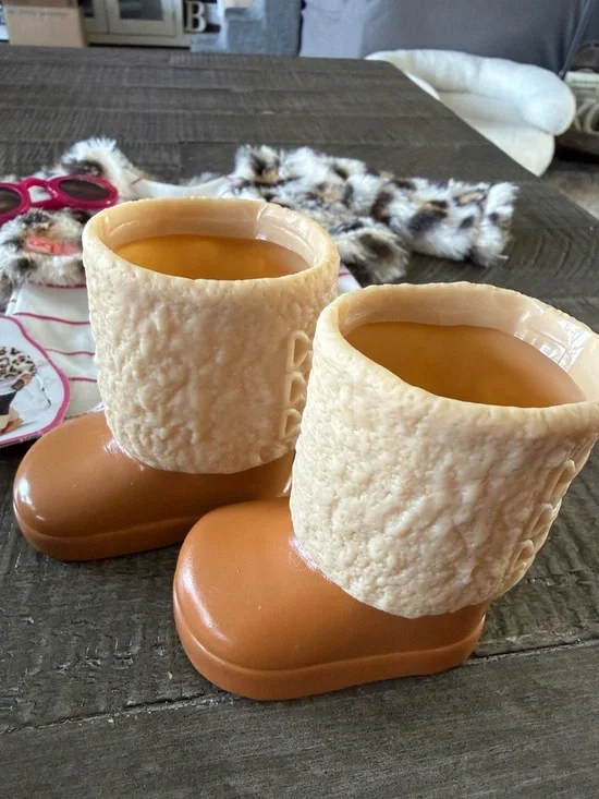 Our Generation Faux Fur Jacket & Striped Tee Doll Outfit with 🕶️ and boots - Picture 2 of 4